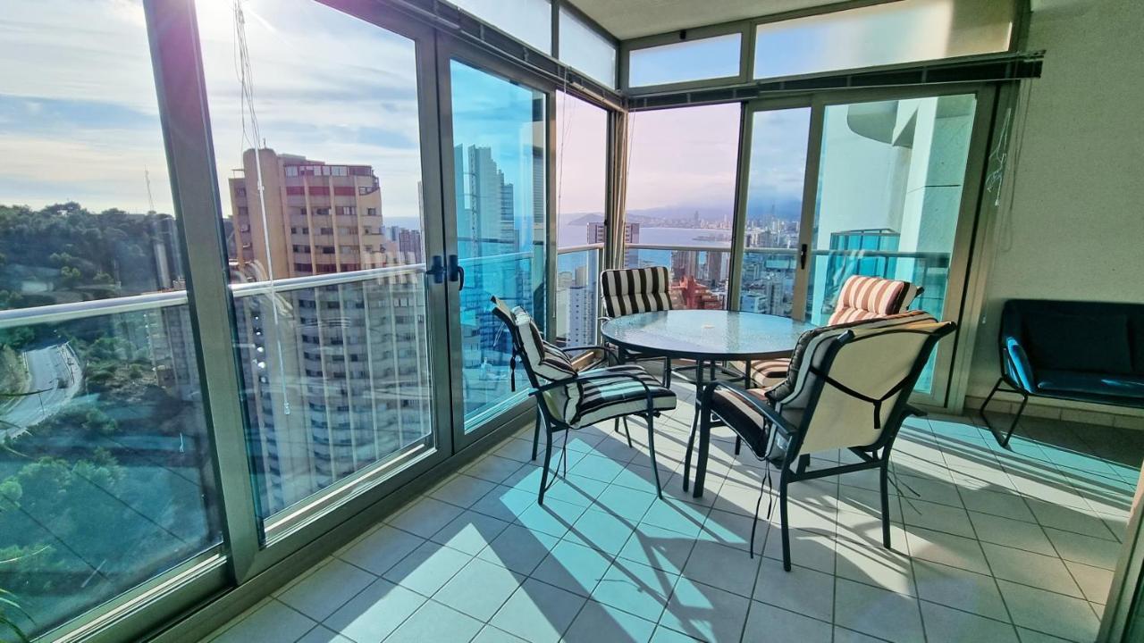 Skyline 14 Large And Sunny All-Day Balcony With Stunning Sea Views เบนิดอร์ม ภายนอก รูปภาพ