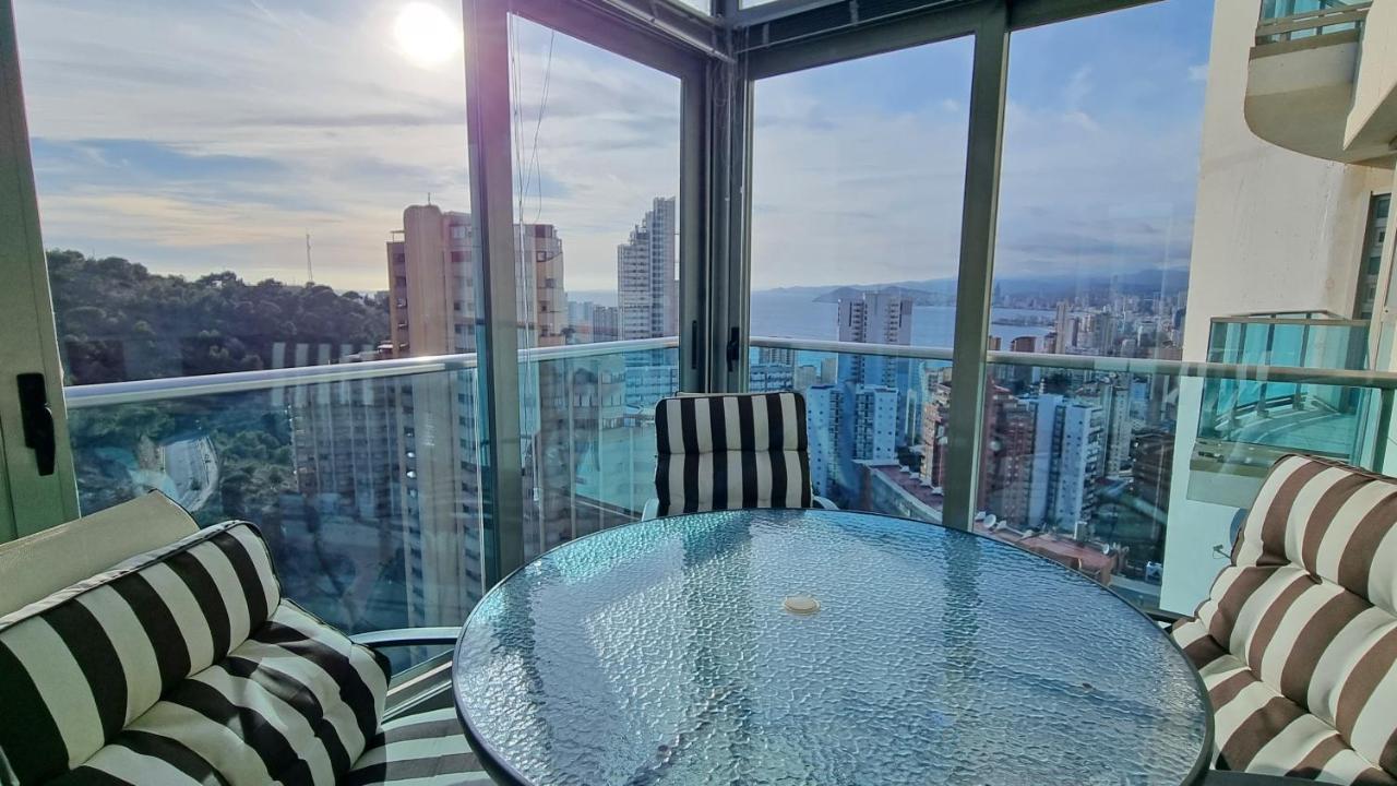 Skyline 14 Large And Sunny All-Day Balcony With Stunning Sea Views เบนิดอร์ม ภายนอก รูปภาพ