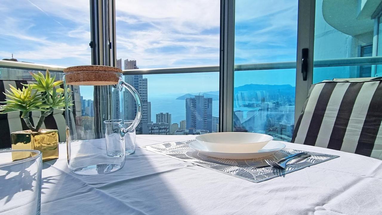 Skyline 14 Large And Sunny All-Day Balcony With Stunning Sea Views เบนิดอร์ม ภายนอก รูปภาพ